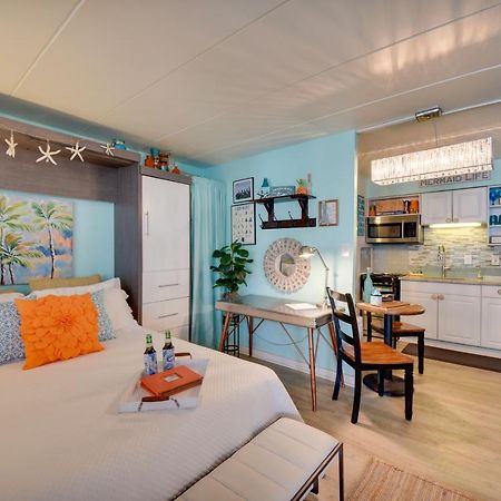 Chic Virginia Beach Retreat - Pool, Steps To Beach エクステリア 写真