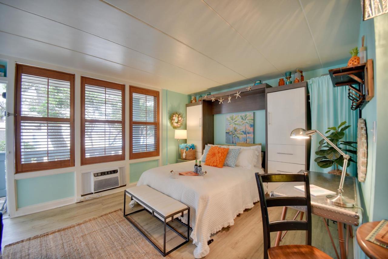 Chic Virginia Beach Retreat - Pool, Steps To Beach エクステリア 写真