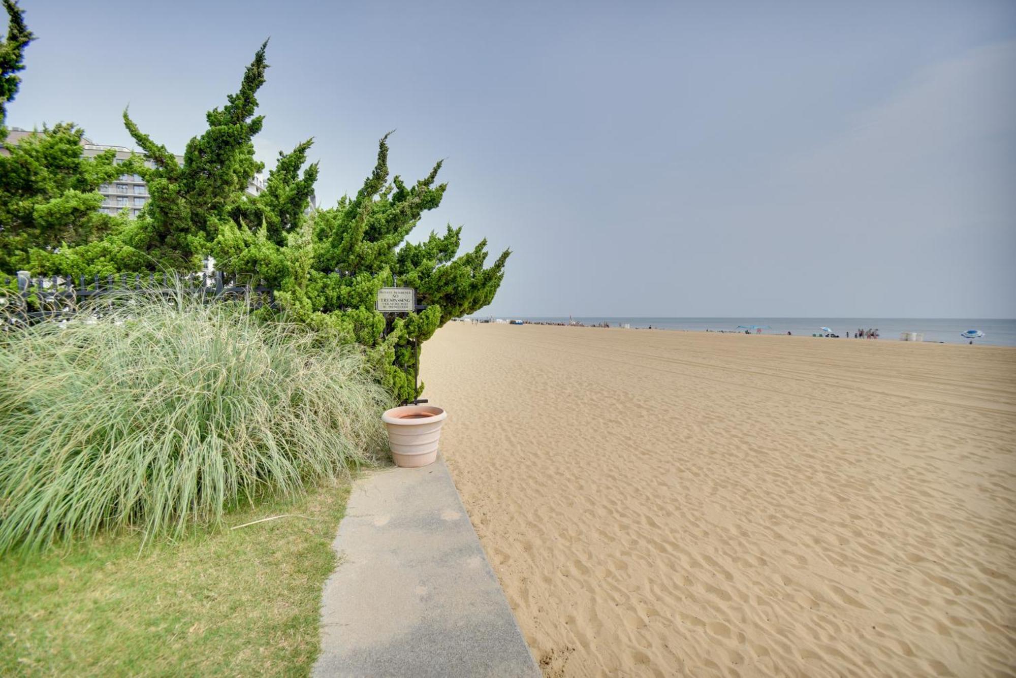 Chic Virginia Beach Retreat - Pool, Steps To Beach エクステリア 写真